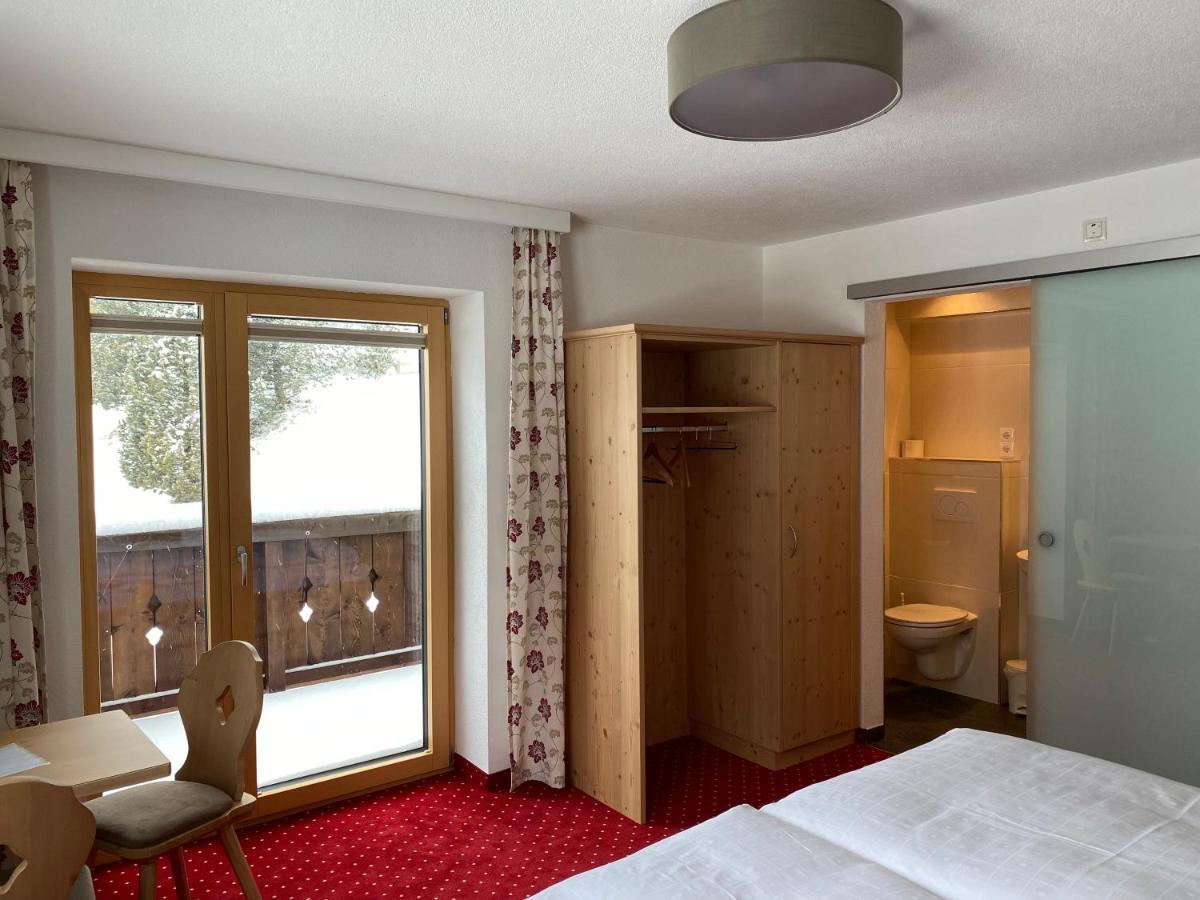 Pension Kandaharblick Pettneu am Arlberg Exterior photo