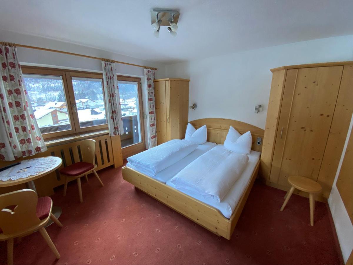 Pension Kandaharblick Pettneu am Arlberg Exterior photo
